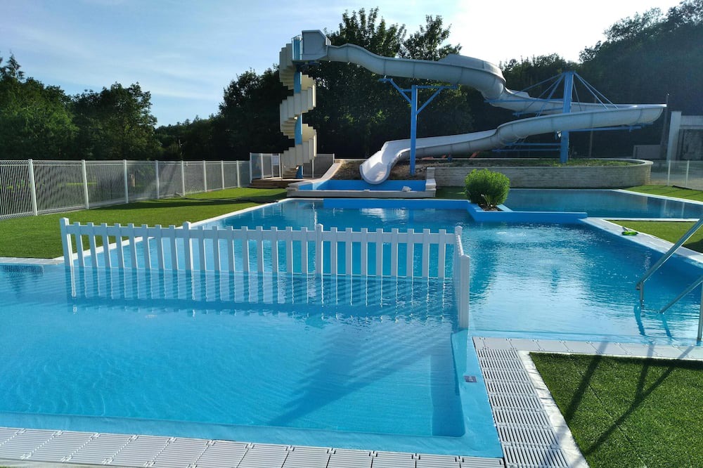 Photo of Outdoor in Saint-Mande-sur-Bredoire