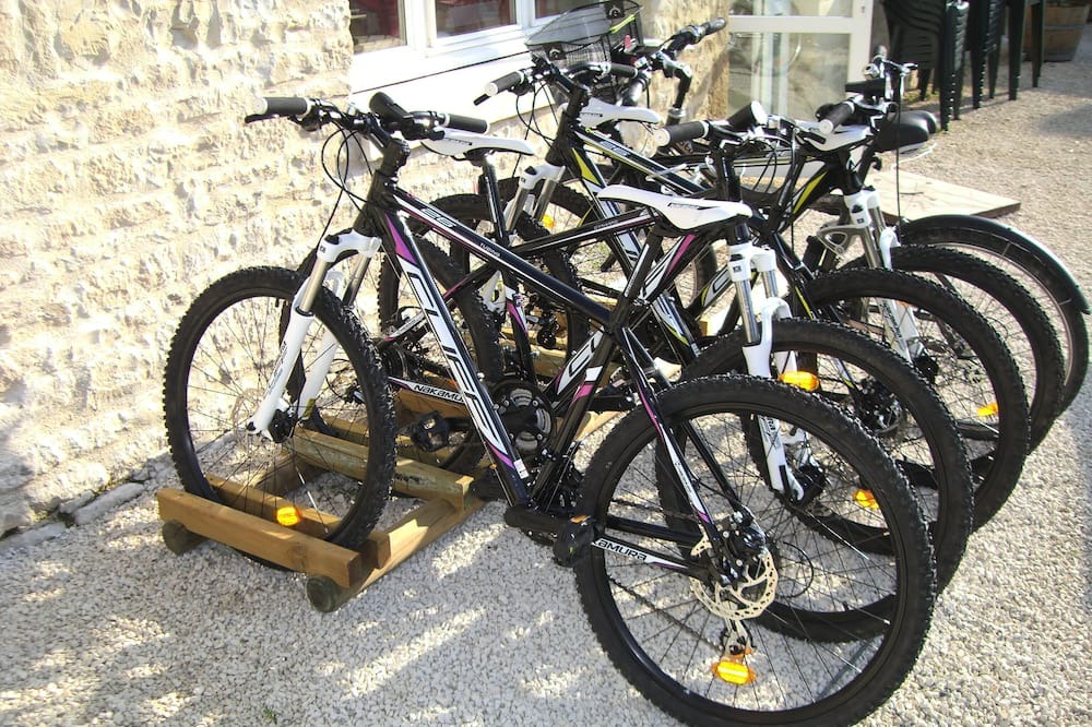 Photo of Others in Saint-Mande-sur-Bredoire