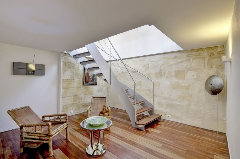 Photo of Livingroom in Hotel de Ville - Quinconces
