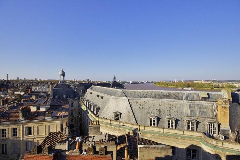 Photo of Outdoor in Hotel de Ville - Quinconces