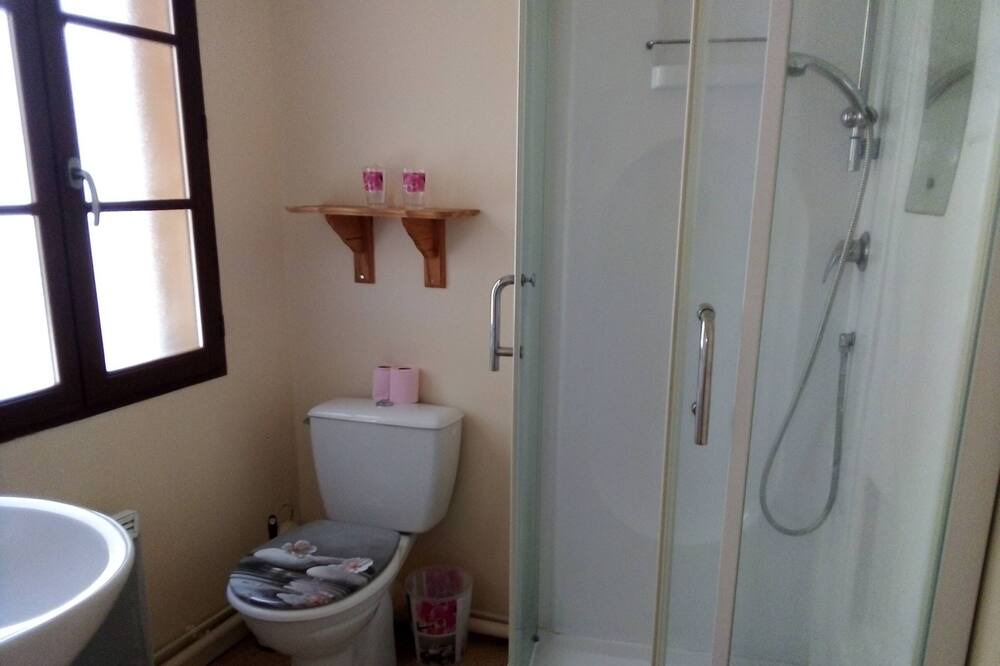 Photo of Bathroom in Bellac