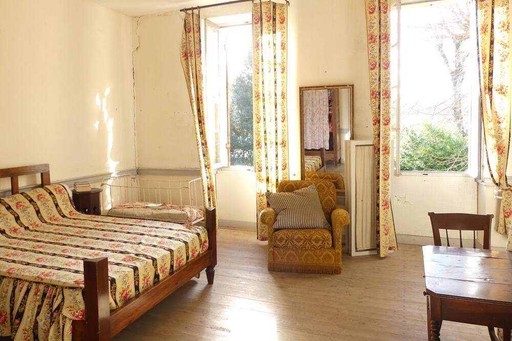 Photo of Bedroom in Grezillac