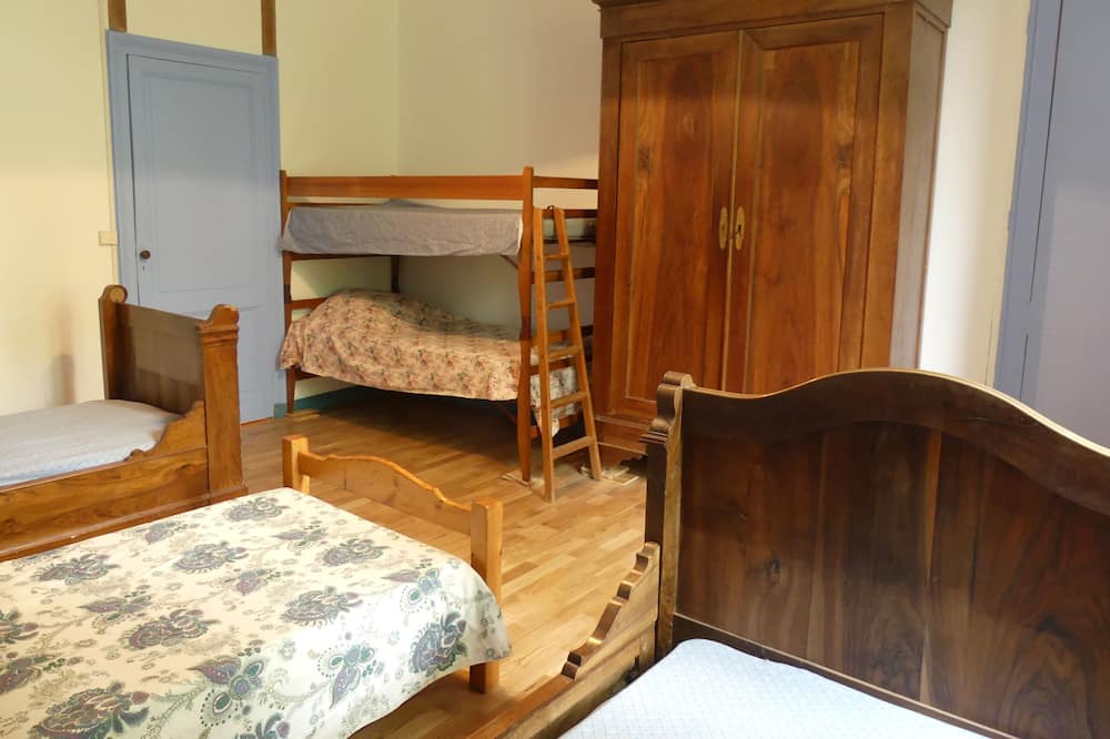 Photo of Bedroom in Grezillac
