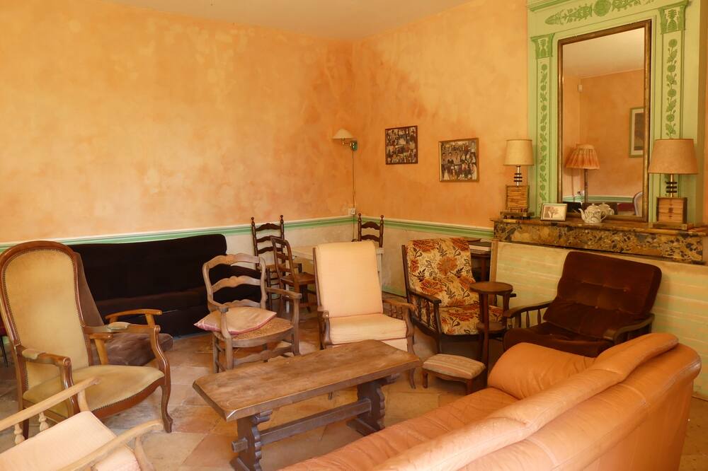 Photo of Livingroom in Grezillac