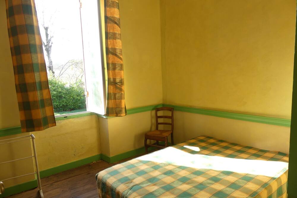 Photo of Bedroom in Grezillac