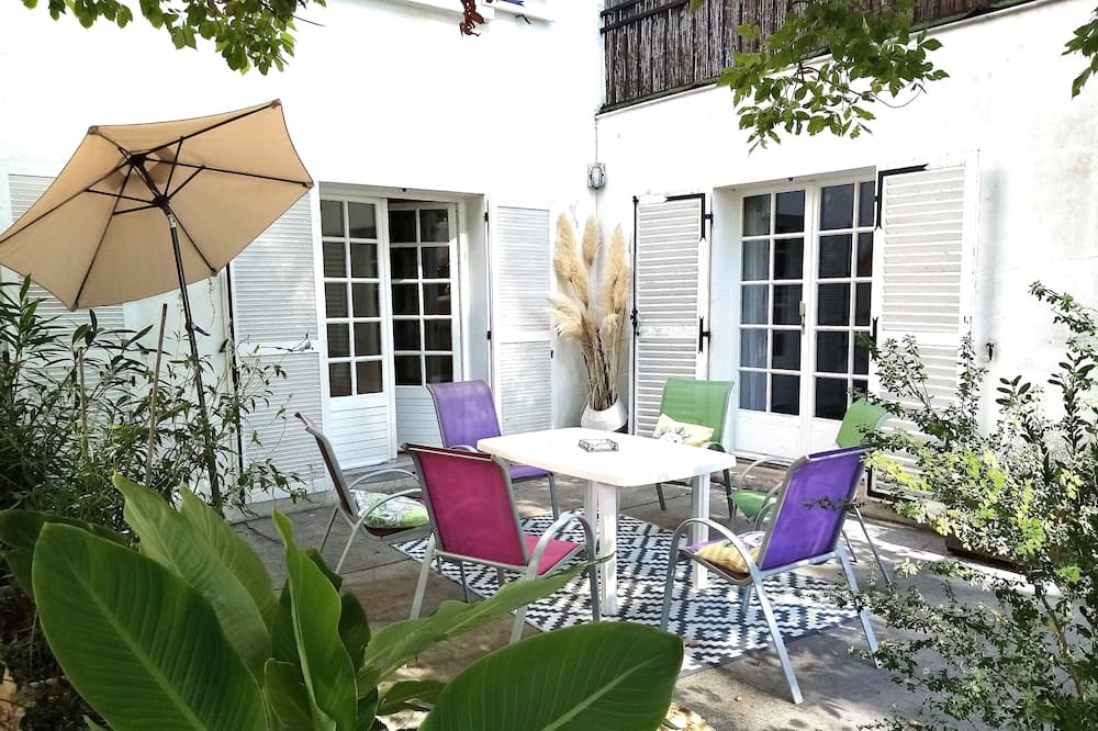 Photo of Patio Balcony in Saint-Morillon