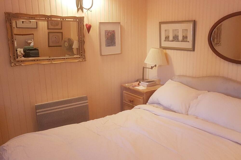 Photo of Bedroom in Bouteilles-Saint-Sebastien