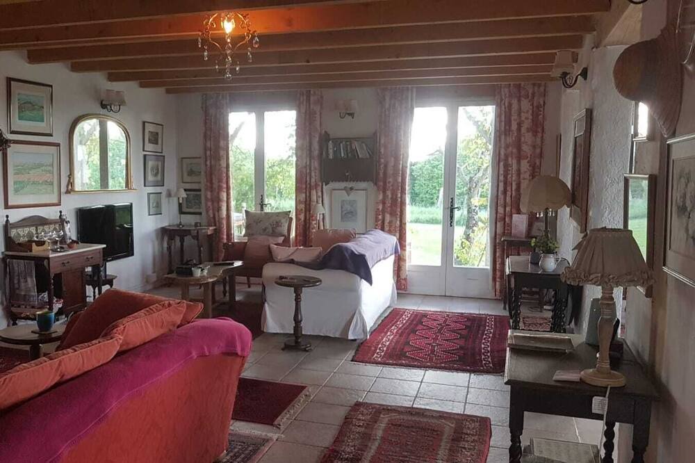 Photo of Livingroom in Bouteilles-Saint-Sebastien