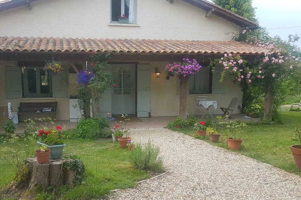 Photo of Outdoor in Bouteilles-Saint-Sebastien