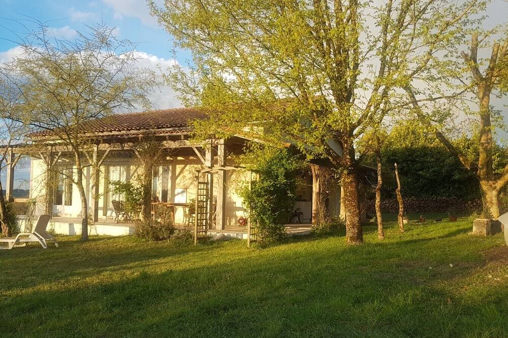 Photo of Outdoor in Bouteilles-Saint-Sebastien