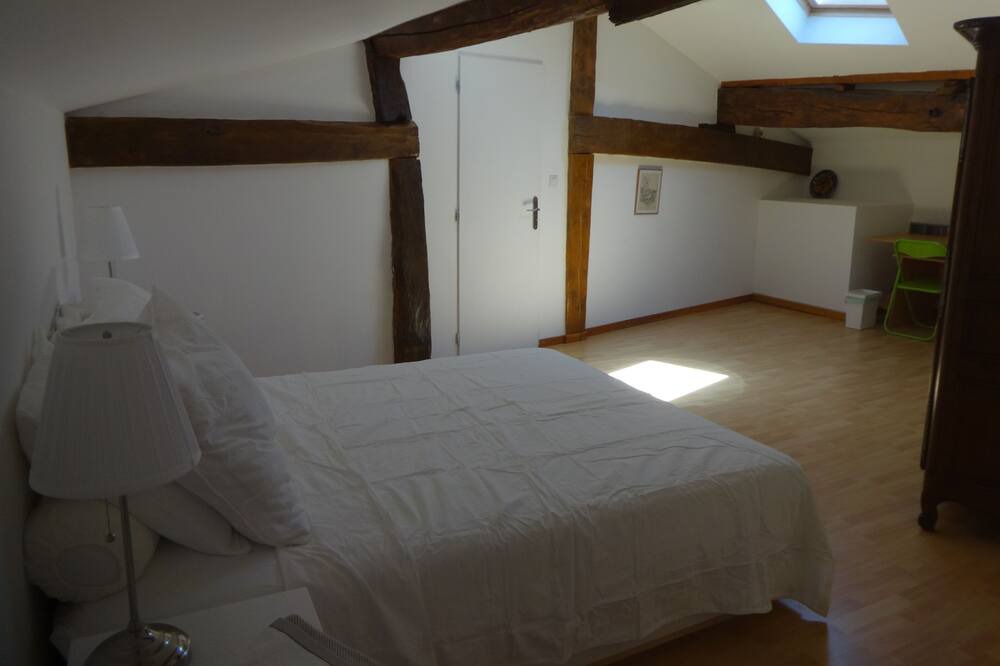 Photo of Bedroom in Abzac
