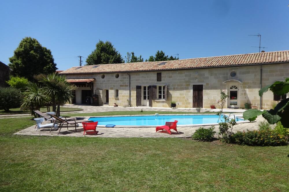 Photo of Outdoor in Abzac