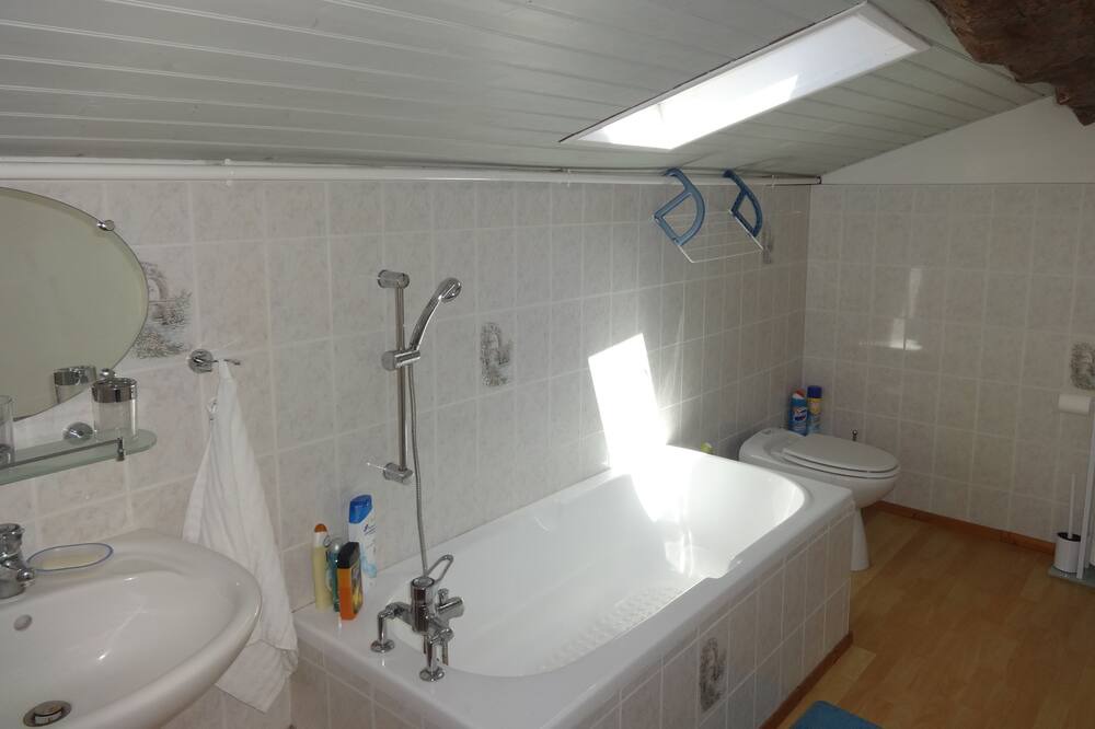 Photo of Bathroom in Abzac