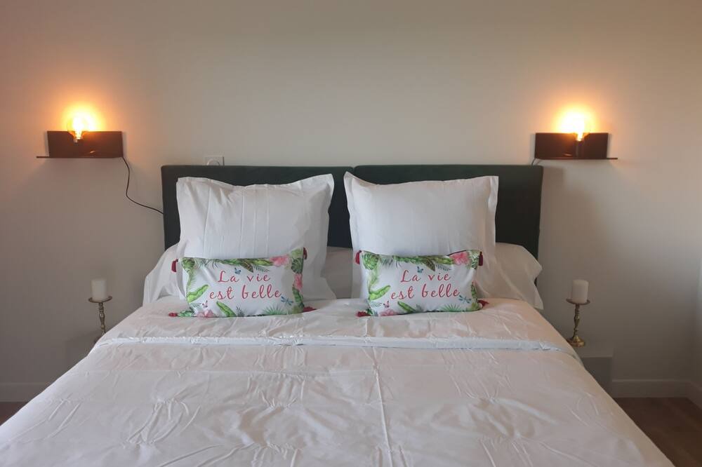 Photo of Bedroom in Saint-Louis-De-Montferrand