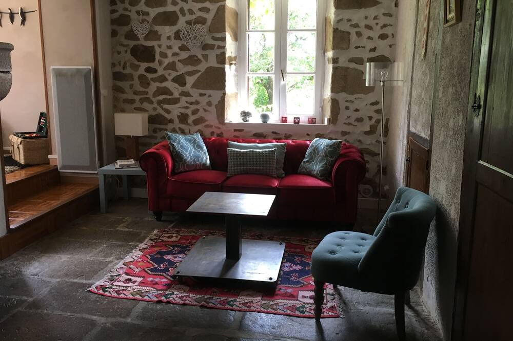 Photo of Livingroom in Bussiere-Dunoise