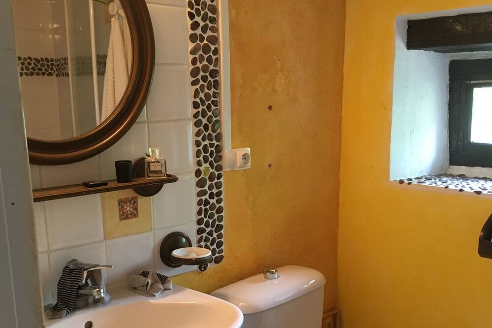 Photo of Bathroom in Bussiere-Dunoise