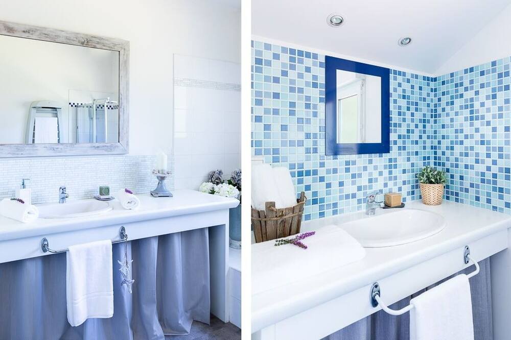 Photo of Bathroom in Tosse