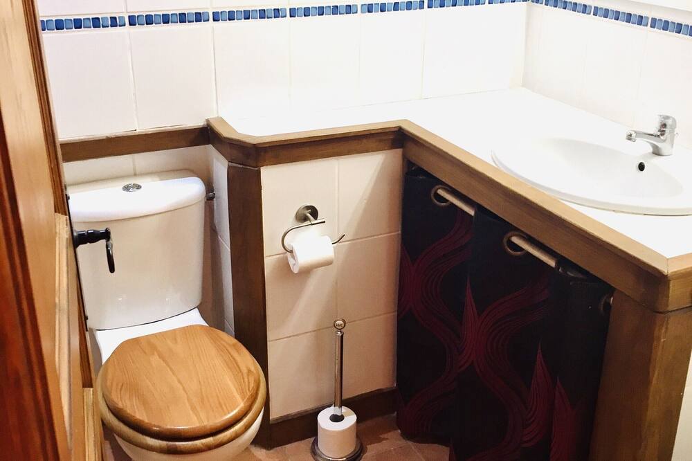 Photo of Bathroom in Auriat