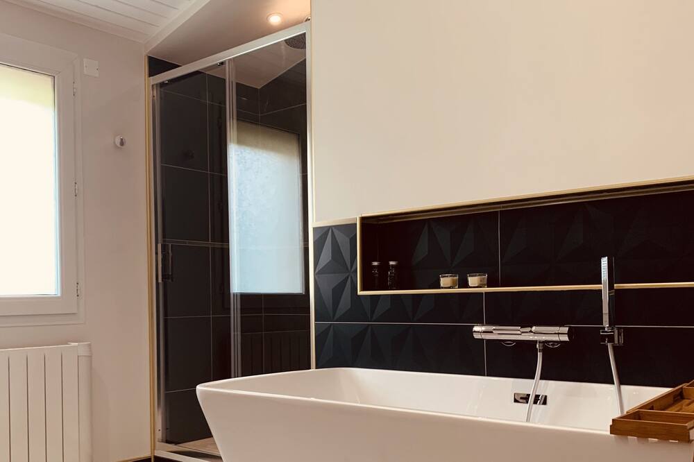 Photo of Bathroom in Bourran