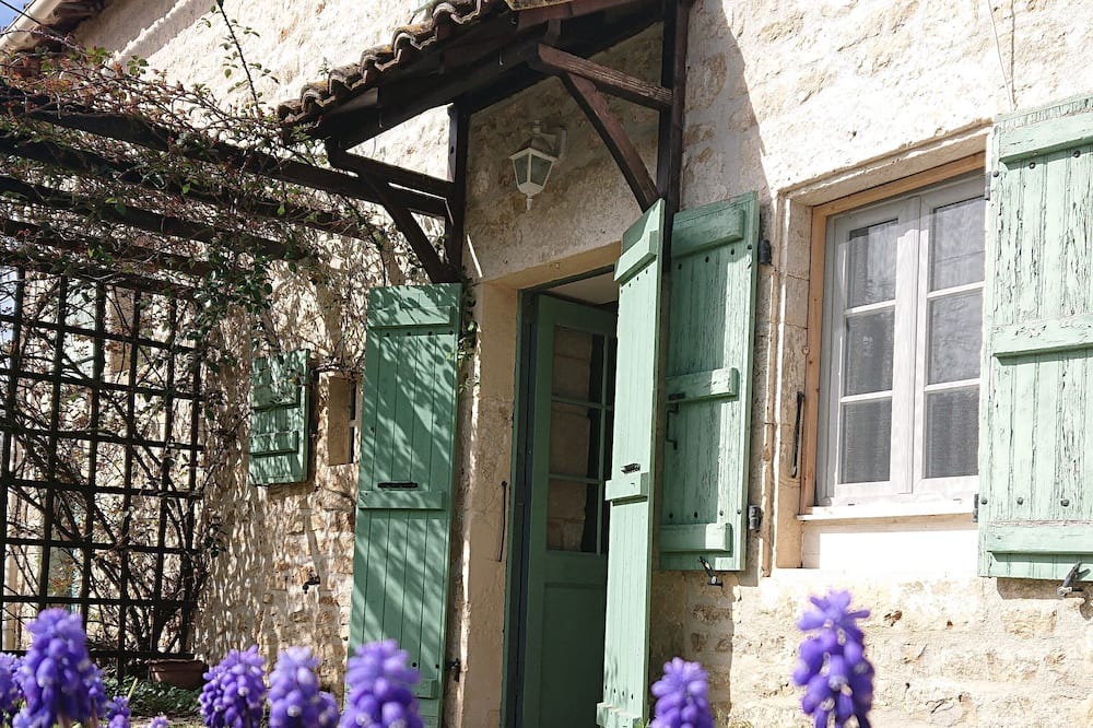 Photo of Outdoor in Paizay-le-Tort
