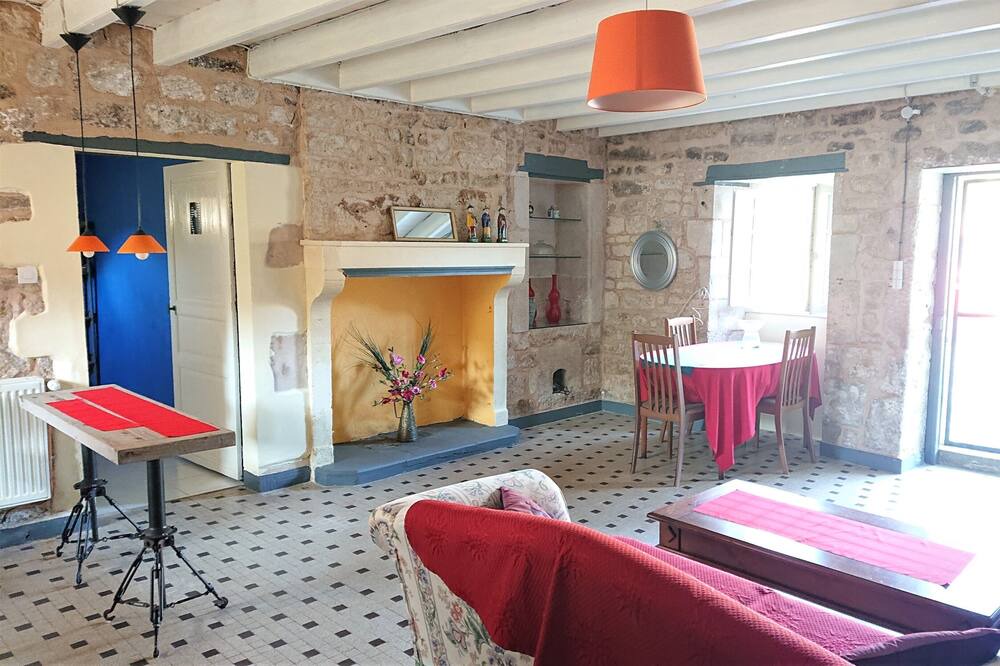 Photo of Livingroom in Paizay-le-Tort