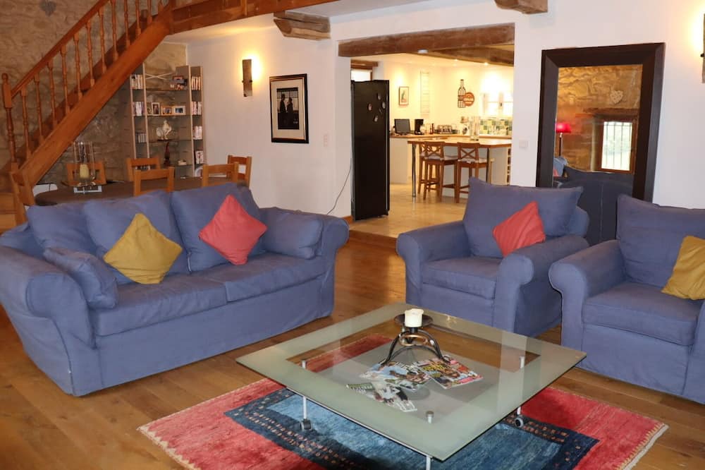 Photo of Livingroom in Armillac