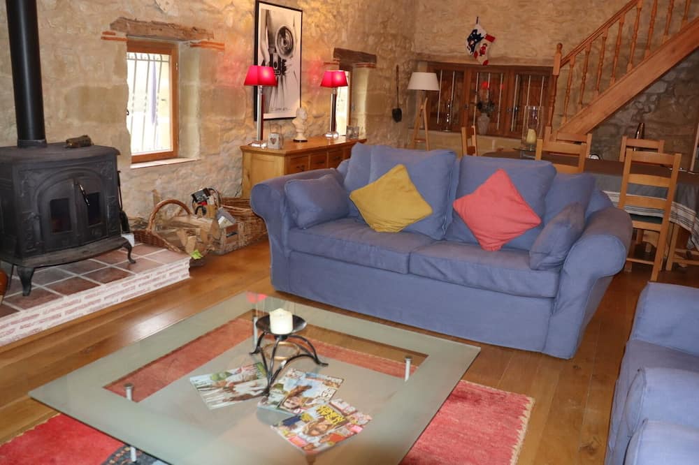 Photo of Livingroom in Armillac