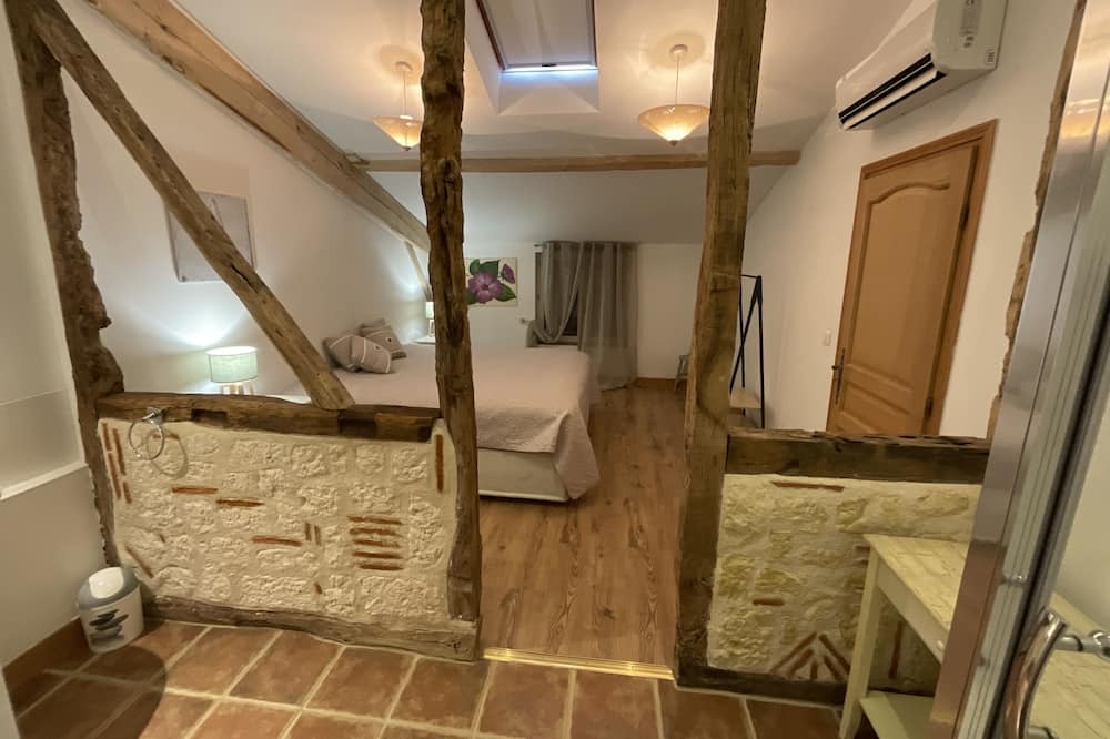 Photo of Bedroom in Armillac