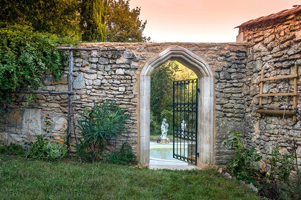 Photo of Outdoor in Saint-Andre-dAllas