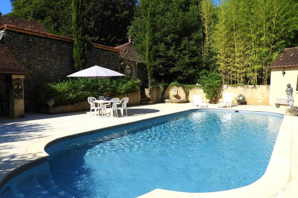 Photo of Outdoor in Saint-Andre-dAllas