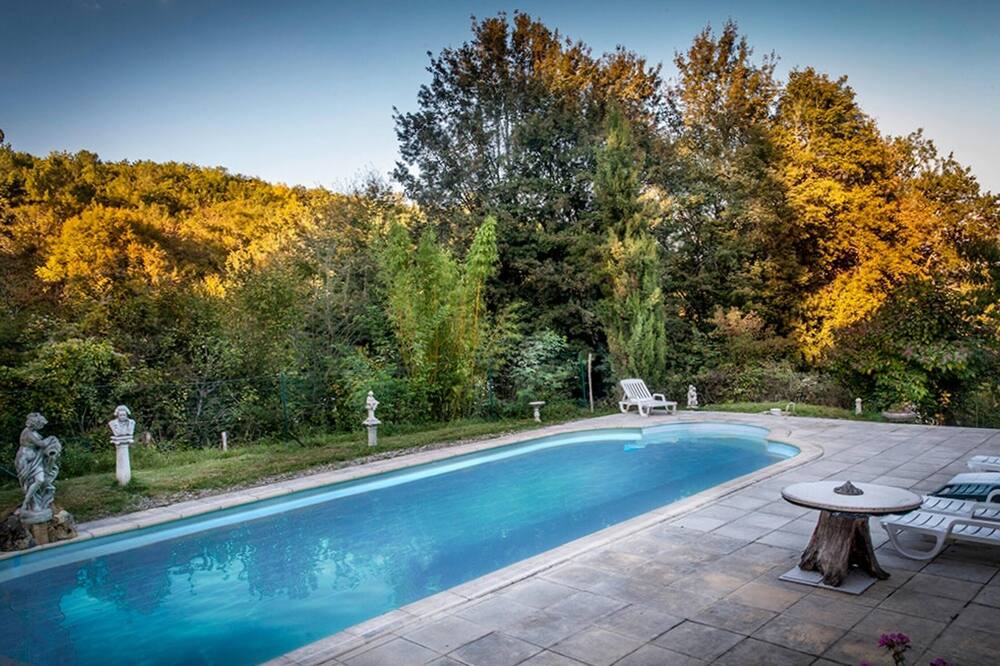 Photo of Outdoor in Saint-Andre-dAllas