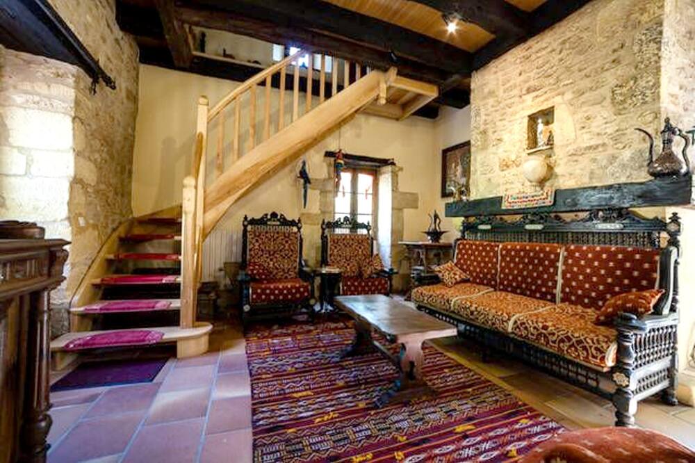 Photo of Livingroom in Saint-Andre-dAllas