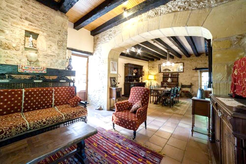 Photo of Livingroom in Saint-Andre-dAllas