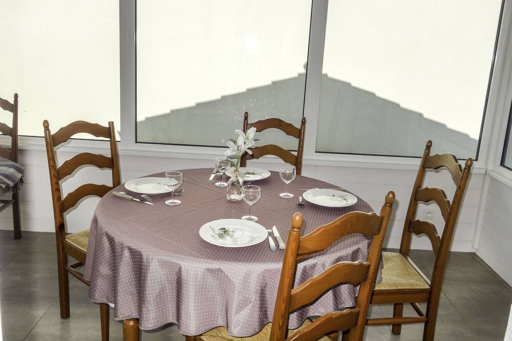 Photo of Bedroom in Gujan-Mestras