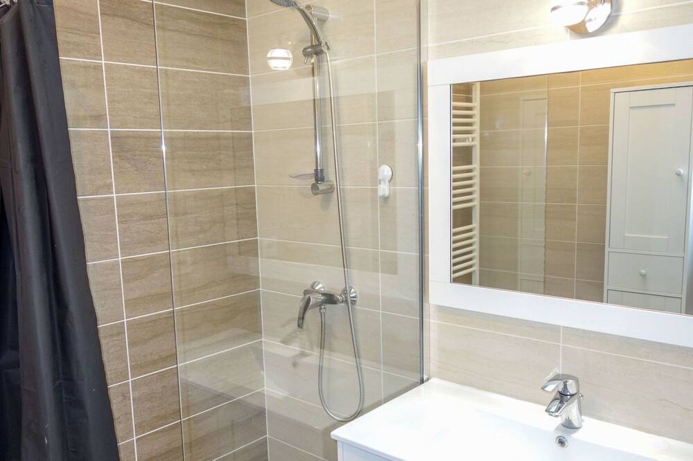 Photo of Bathroom in Gujan-Mestras