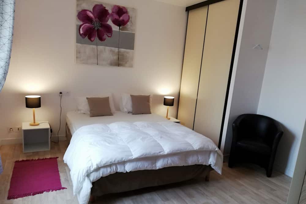 Photo of Bedroom in Saint-Loup-Lamaire