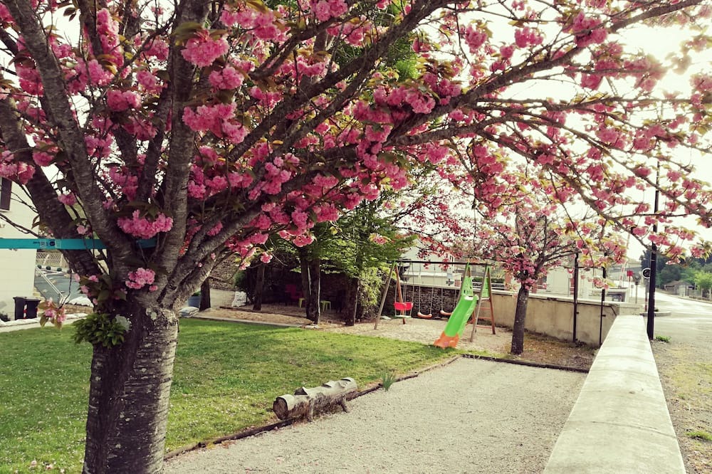 Photo of Outdoor in Saint-Loup-Lamaire