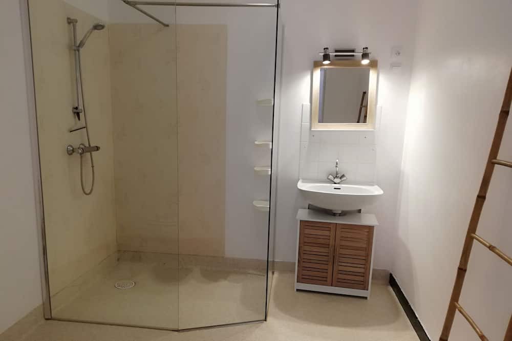 Photo of Bathroom in Saint-Loup-Lamaire