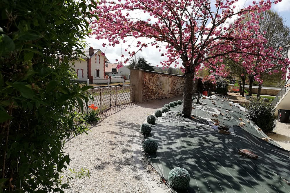 Photo of Outdoor in Saint-Loup-Lamaire