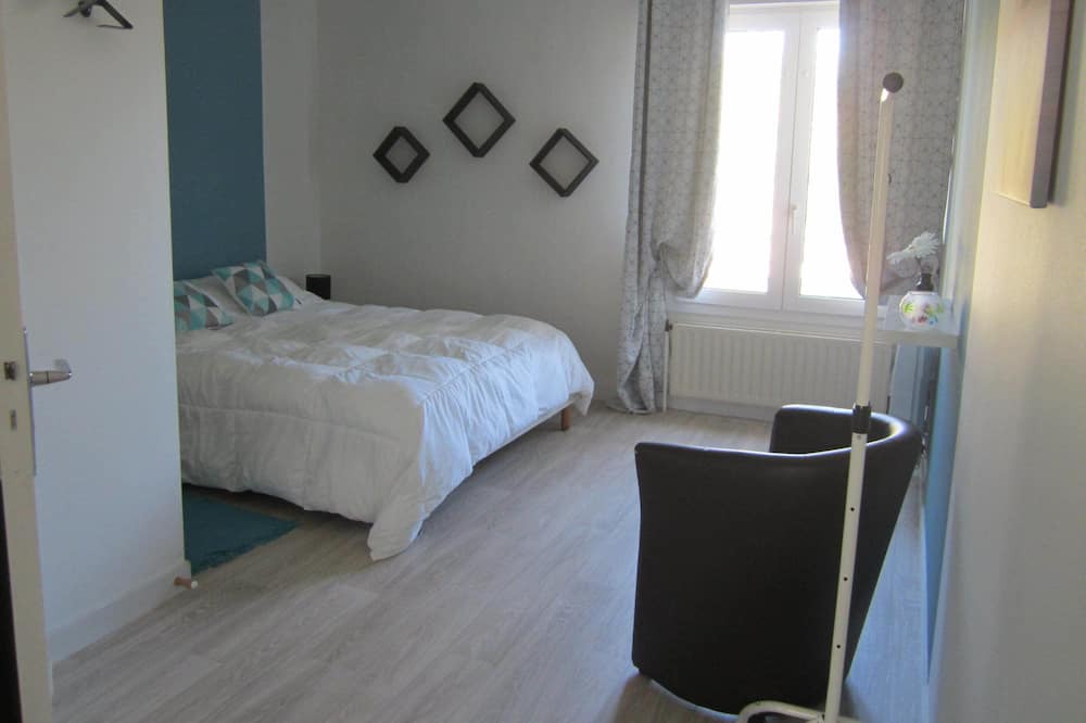 Photo of Bedroom in Saint-Loup-Lamaire