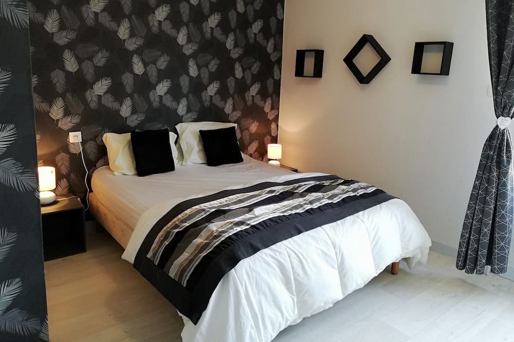 Photo of Bedroom in Saint-Loup-Lamaire