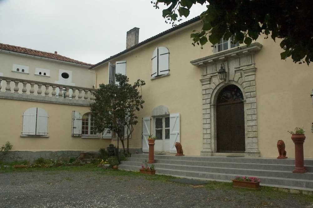Photo of Patio Balcony in La Rochefoucauld