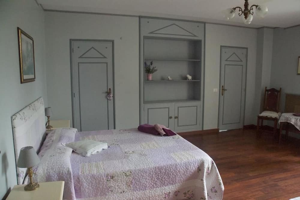 Photo of Bedroom in La Rochefoucauld