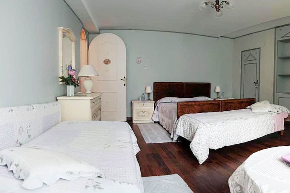 Photo of Bedroom in La Rochefoucauld