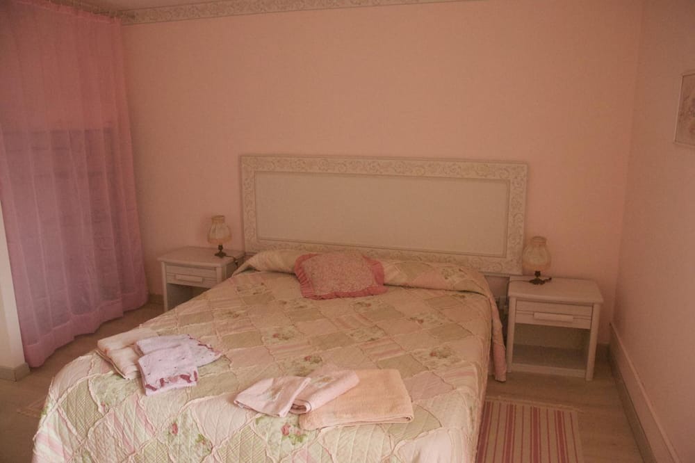 Photo of Bedroom in La Rochefoucauld