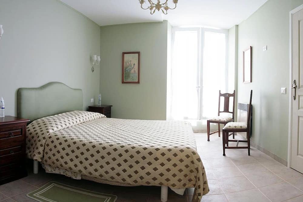 Photo of Bedroom in La Rochefoucauld