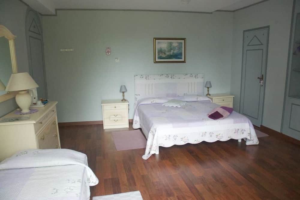 Photo of Bedroom in La Rochefoucauld
