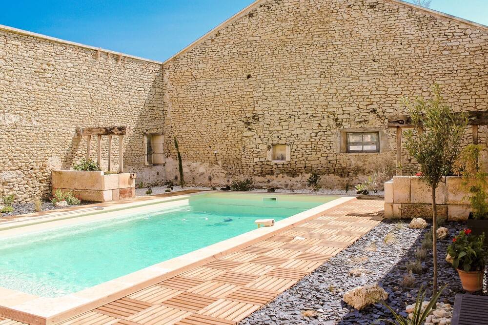 Photo of Outdoor in Champagne-et-Fontaine