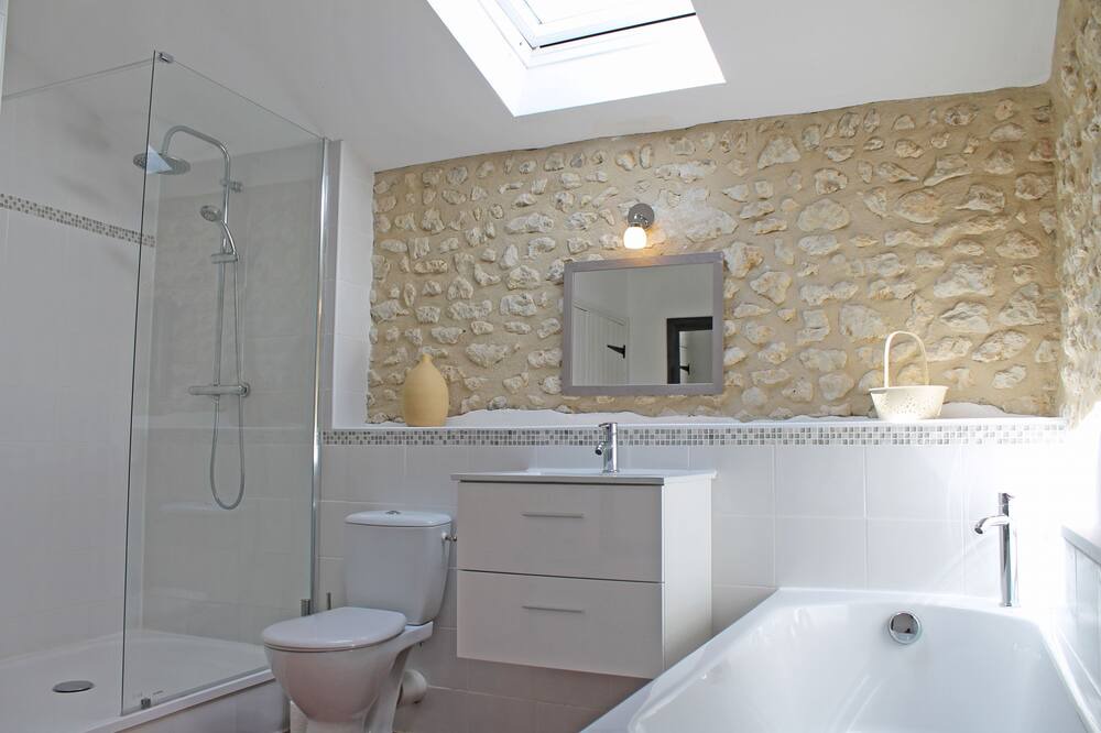Photo of Bathroom in Nabinaud