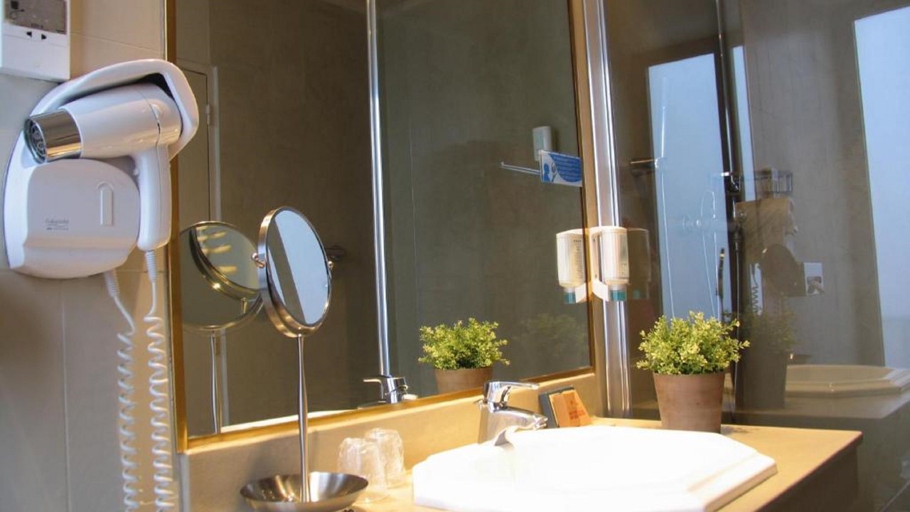 Photo of Bathroom in Noailles